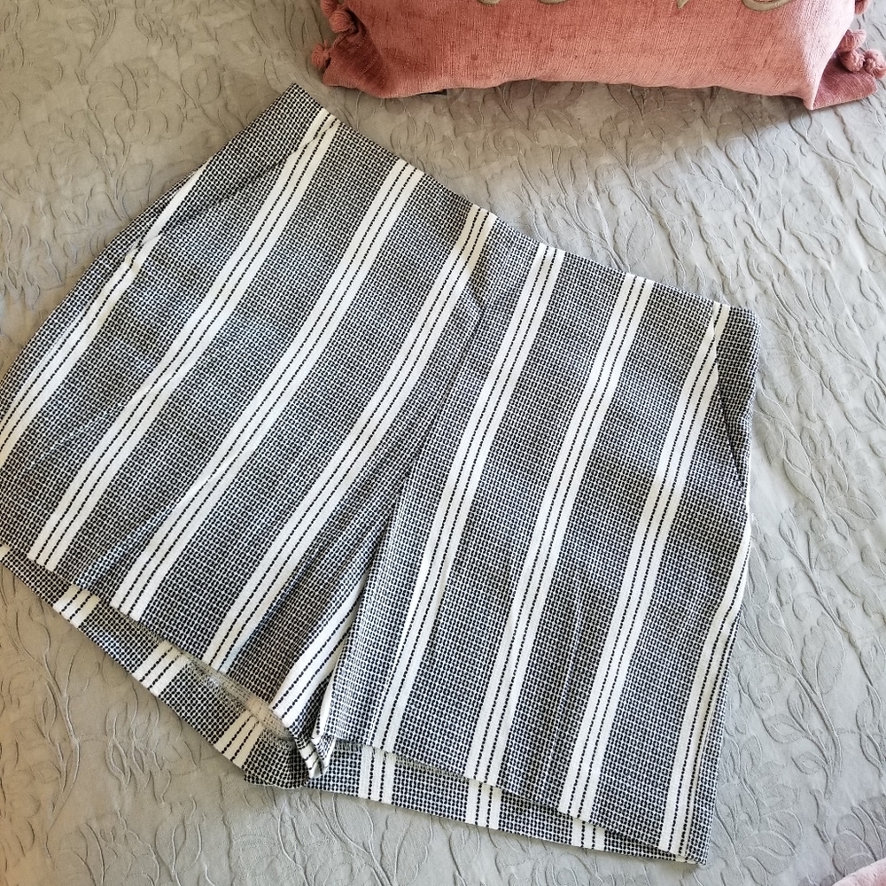 Ann Taylor shorts NWT
